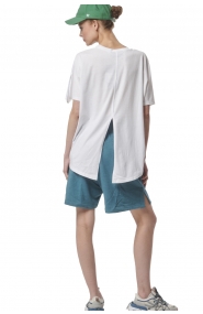 ΓΥΝΑΙΚΕΙΟ OVERSIZED T-SHIRT ΜΕ ΚΟΨΙΜΑΤΑ