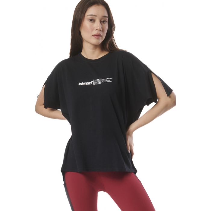 ΓΥΝΑΙΚΕΙΟ OVERSIZED T-SHIRT ΜΕ ΚΟΨΙΜΑΤΑ